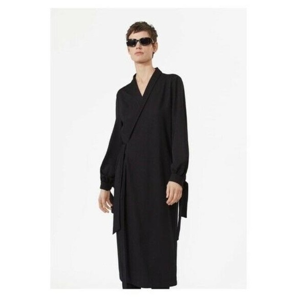 Black Wrap Collar Tie Sleeve - Picture 4 of 6